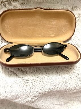 Vintage Vanni Minimalist Retro 90’s sunglasses Made in Italy